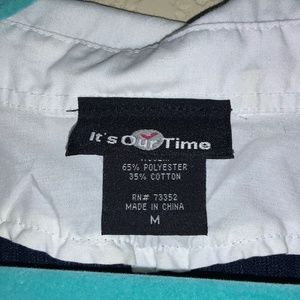 Fitted womens cut stripped sweater with white collar.